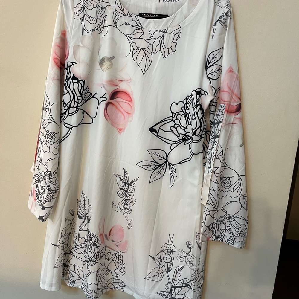 Yoins medium floral dress. Never been worn.